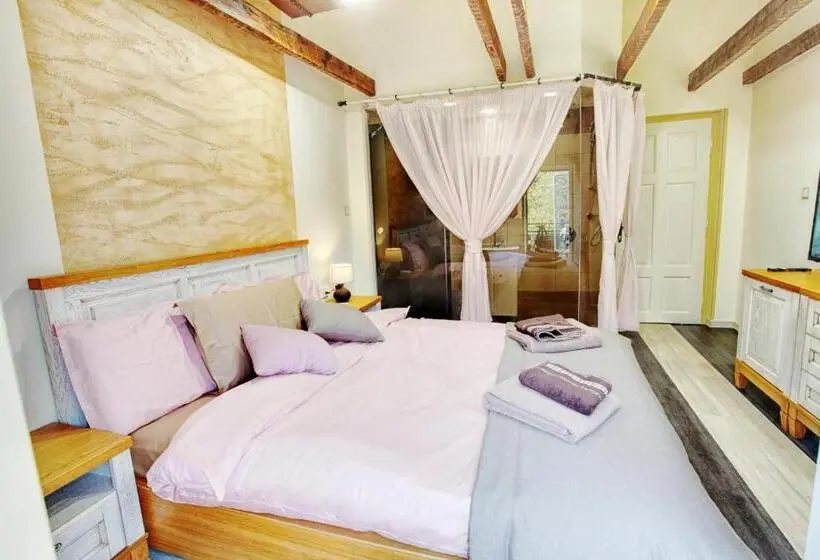 اتاق لوکس با بالکن, Boutique Guest House Yes For You