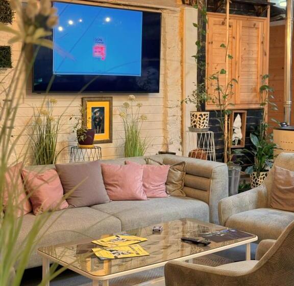 اتاق لوکس با بالکن, Boutique Guest House Yes For You