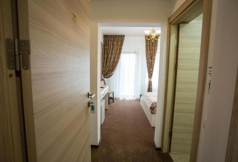 标准间带阳台, Restaurant Ayan Piatra Neamt