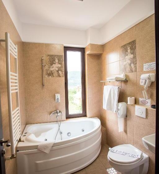 带阳台的三人标准间, Restaurant Ayan Piatra Neamt