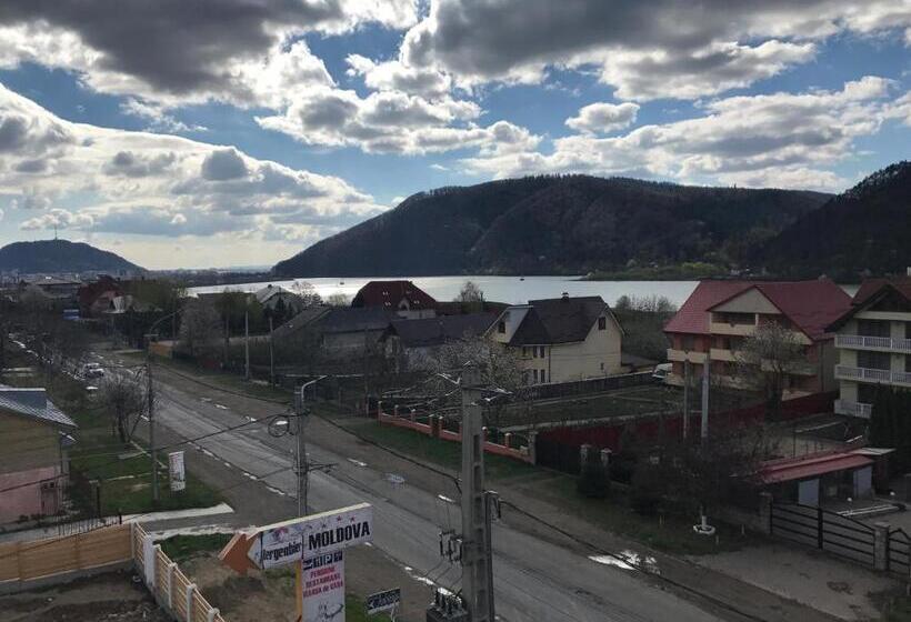 带阳台的三人标准间, Restaurant Ayan Piatra Neamt