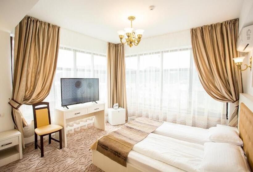 带阳台的三人标准间, Restaurant Ayan Piatra Neamt