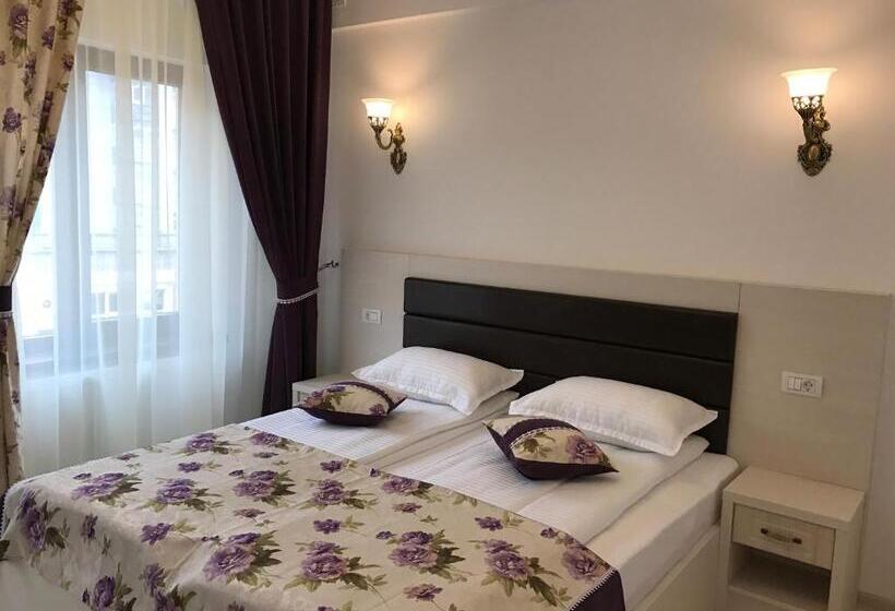 标准间带阳台, Restaurant Ayan Piatra Neamt