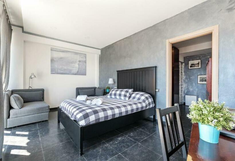 اتاق استاندارد چهار تخته با چشمانداز دریا, Affittacamere La Tortuga