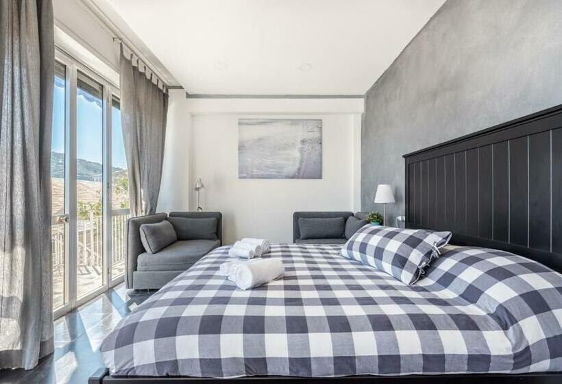 اتاق استاندارد چهار تخته با چشمانداز دریا, Affittacamere La Tortuga