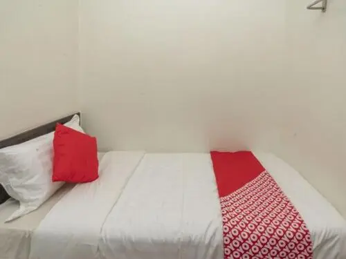 Standard Yhden Hengen Huone, Fully Hotel Desa Tebrau