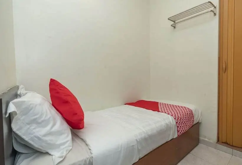 Standard Yhden Hengen Huone, Fully Hotel Desa Tebrau