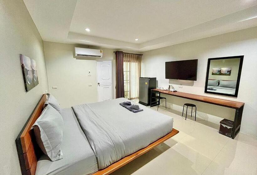 Номер Deluxe, The Gun Hotel Premium