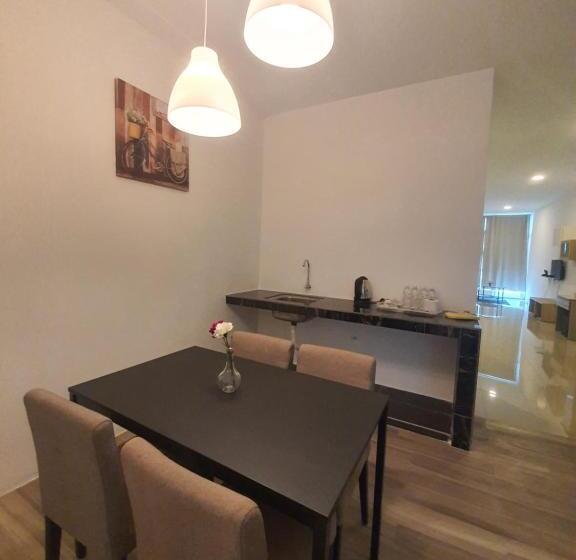 جناح ديلوكس, Bangi Perdana