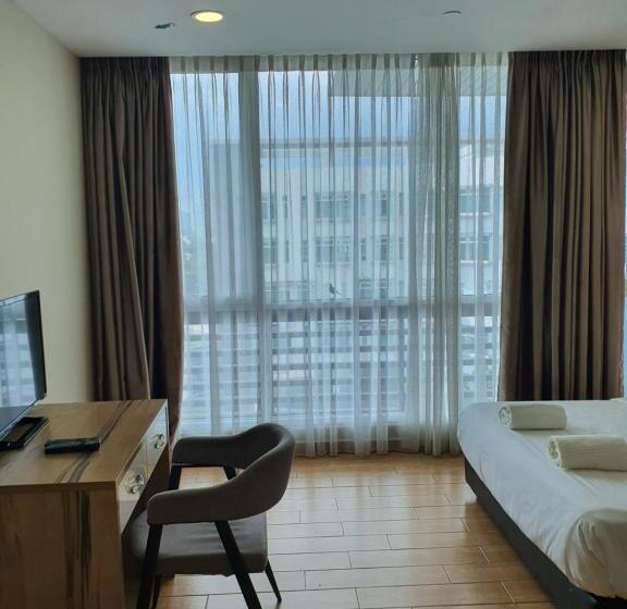 Номер Deluxe, Bangi Perdana