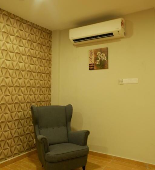 סוויטה משפחתית, Bangi Perdana