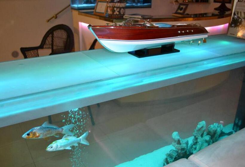 اتاق استاندارد سه نفره, Il Gatto