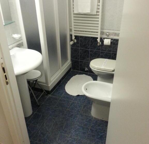 اتاق عادی, Il Gatto