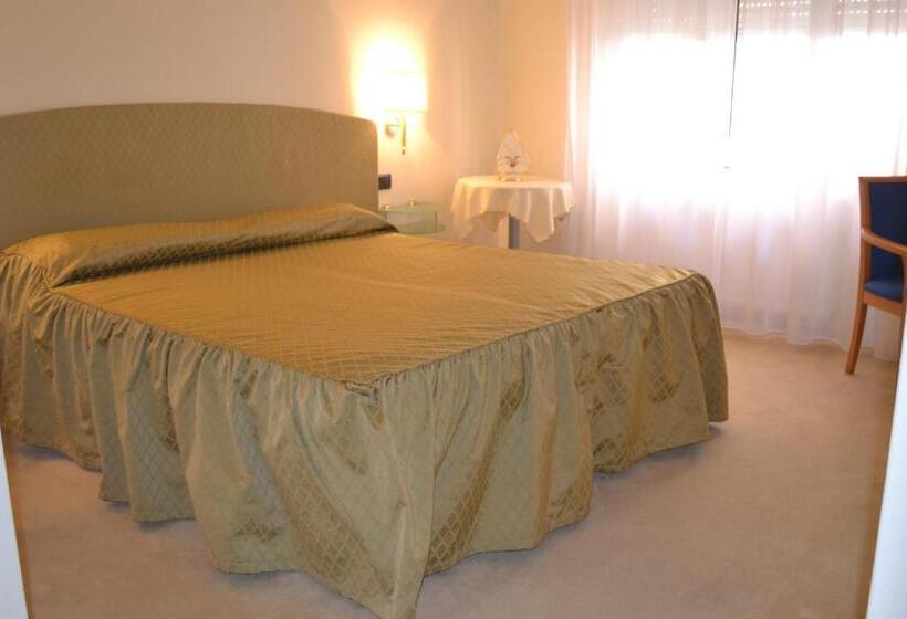 اتاق استاندارد, Il Gatto