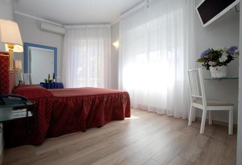 اتاق استاندارد سه نفره, Il Gatto