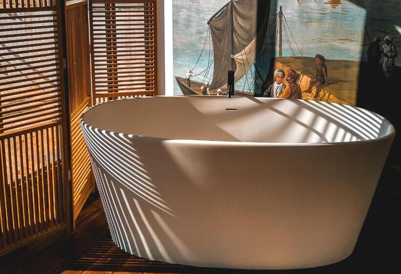 Люкс с Террасой, La Zoologie & Spa Bordeaux