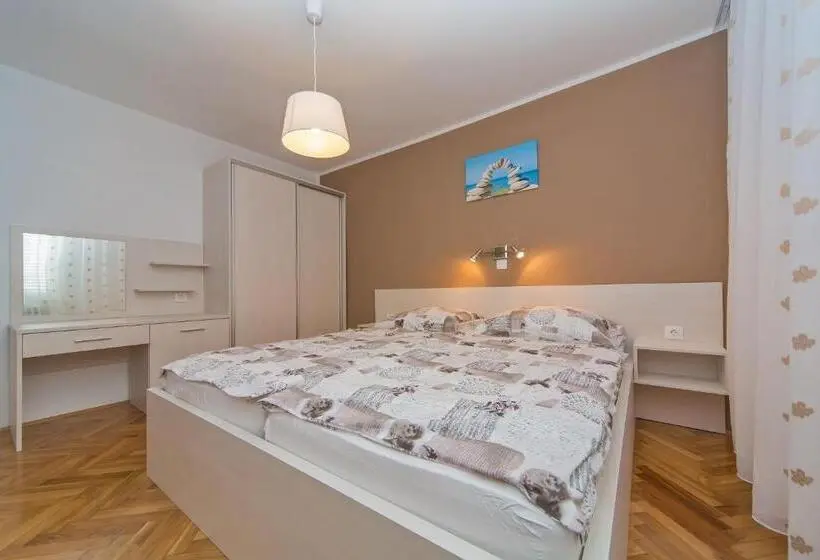 اتاق استاندارد با چشم‌انداز باغ, Villa Narona