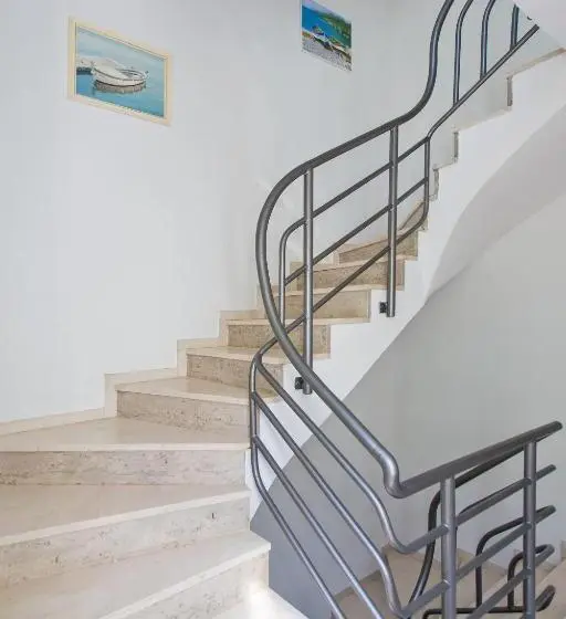 اتاق استاندارد با چشم‌انداز باغ, Villa Narona