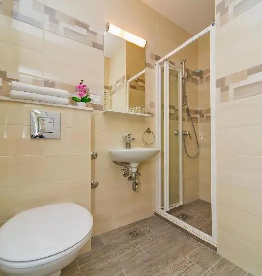 اتاق استاندارد با چشم‌انداز باغ, Villa Narona
