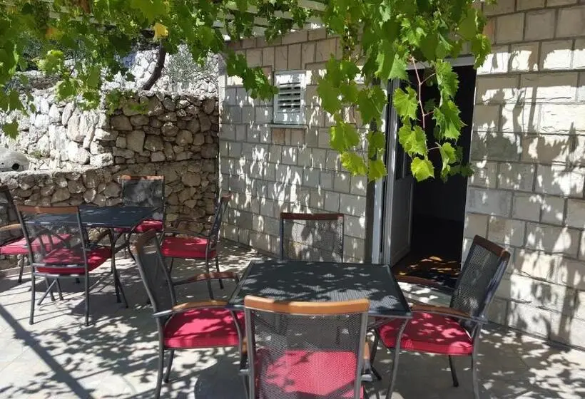 اتاق استاندارد با چشم‌انداز باغ, Villa Narona