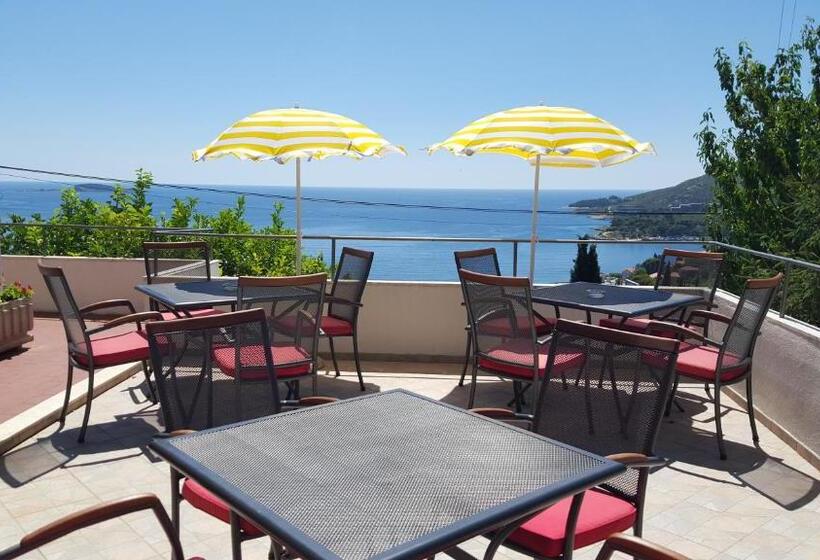 스탠다드 스튜디오 바다 전망, Villa Narona