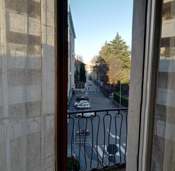 Полулюкс с Балконом, Palazzo Pasta Malpensa