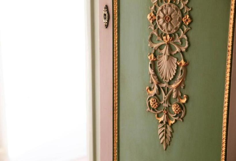 Полулюкс с Балконом, Palazzo Pasta Malpensa