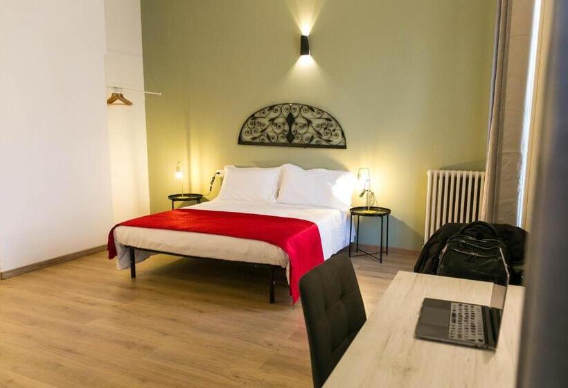 Полулюкс с Балконом, Palazzo Pasta Malpensa