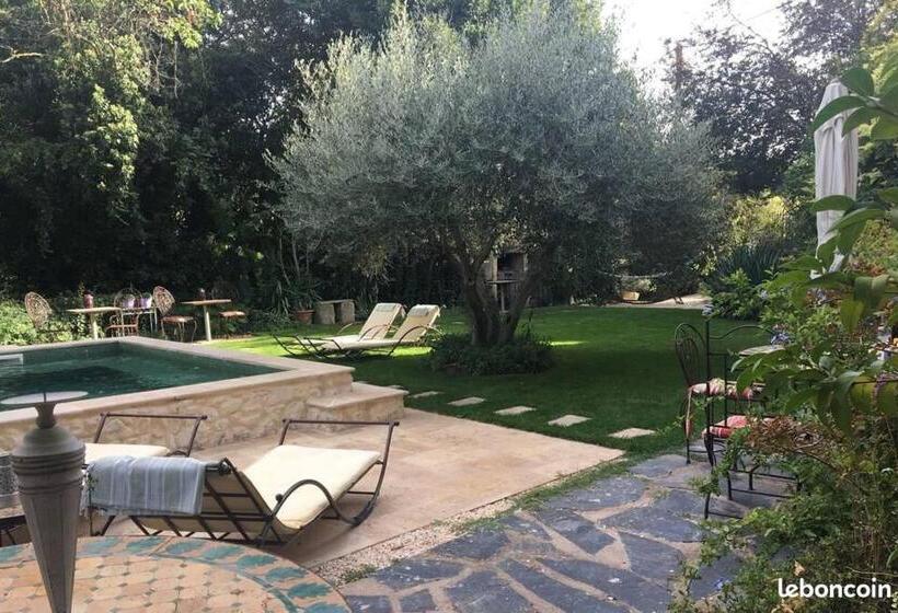 标准房带园景, Chambres D Hotes Le Mas Des Fontaines