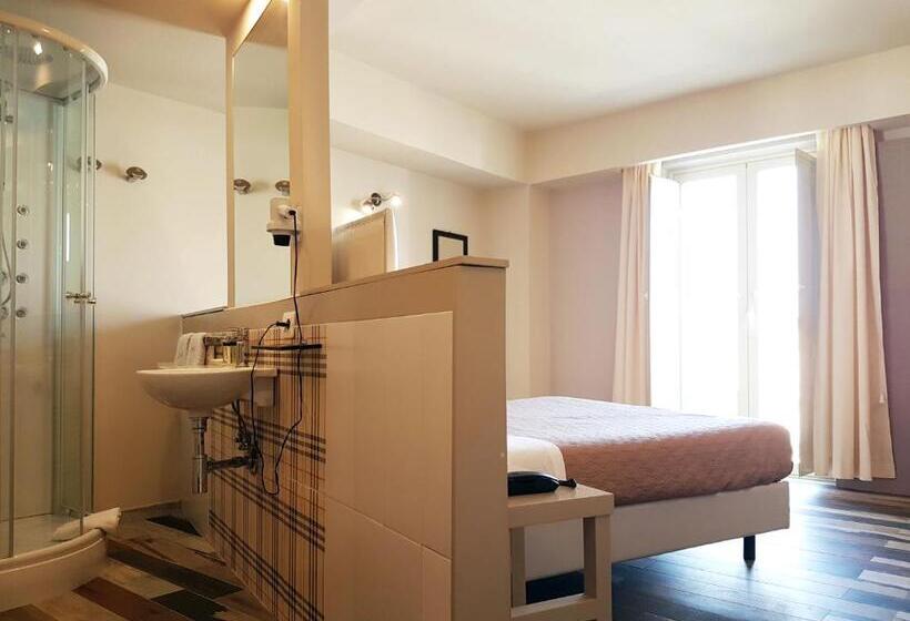 غرفة سوبيريور مطلّة علي البحر, Don Ugo Luxury Rooms