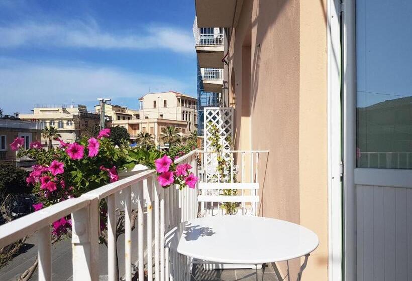 جناح جونيور ديلوكس, Don Ugo Luxury Rooms