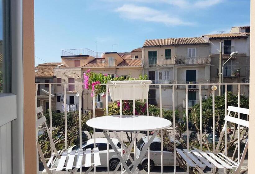 جناح جونيور ديلوكس, Don Ugo Luxury Rooms