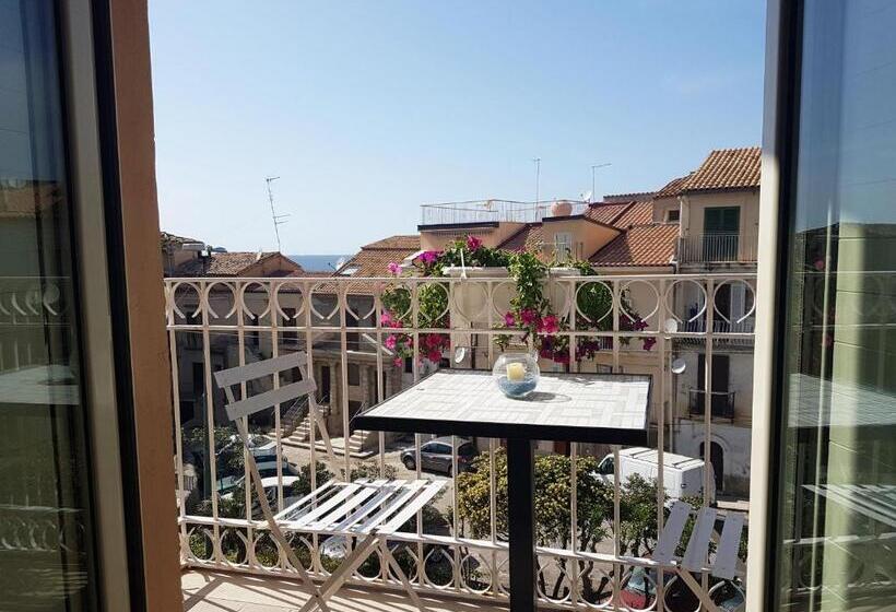 غرفة ديلوكس مزودة بشرفة, Don Ugo Luxury Rooms