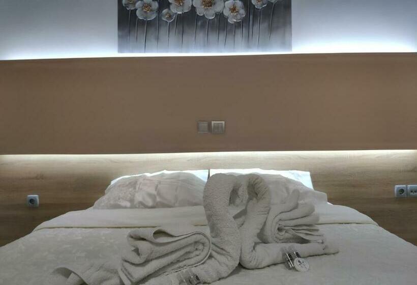 スタンダードルーム, Marie