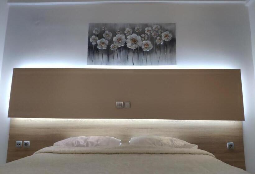 スタンダードルーム, Marie