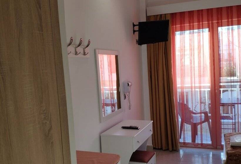 スタンダードルーム, Marie