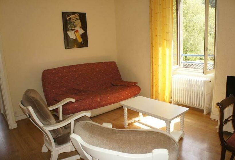 דירת חדר, Domaine Du Murier