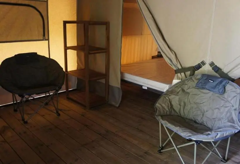 Standard Tent, Domaine Du Murier