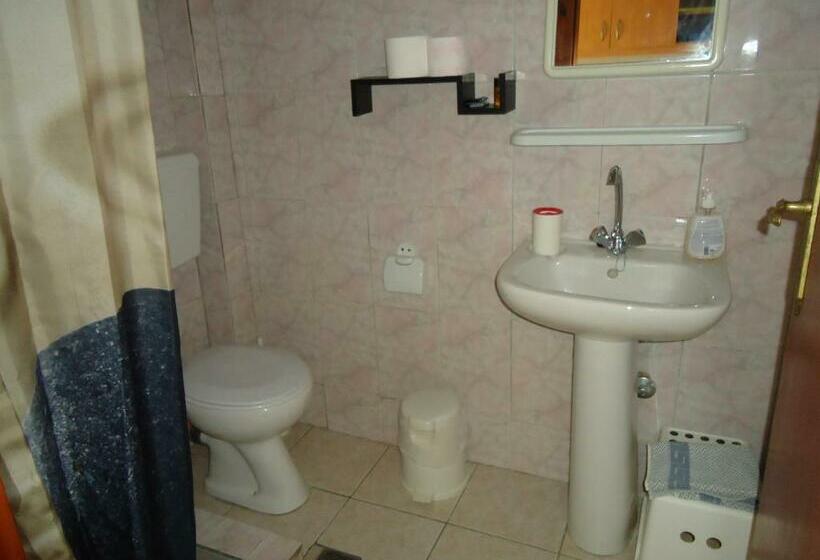 חדר סטנדרט לשלושה עם מרפסת, Electra Studios