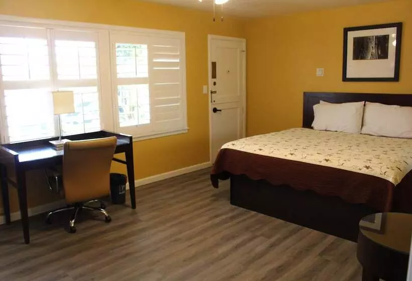 اتاق استاندارد با تخت بزرگ, Carmel Wayfarer Inn