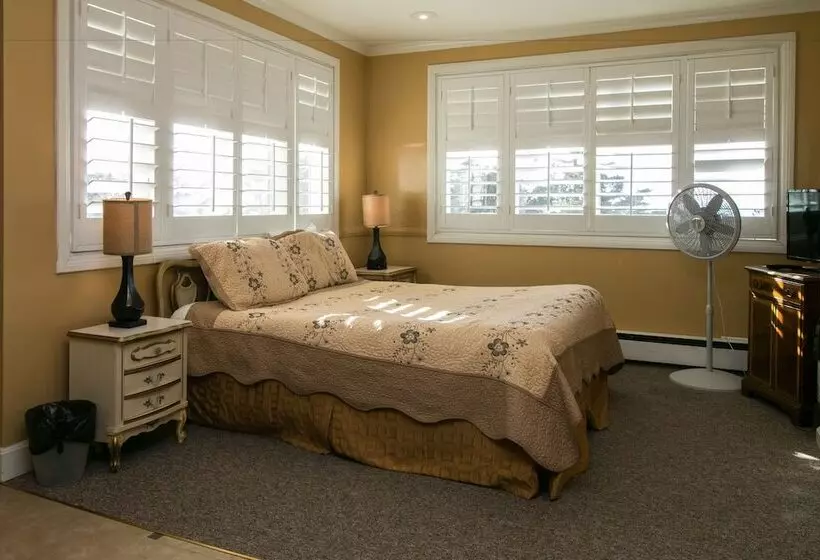 اتاق استاندارد با تخت بزرگ, Carmel Wayfarer Inn