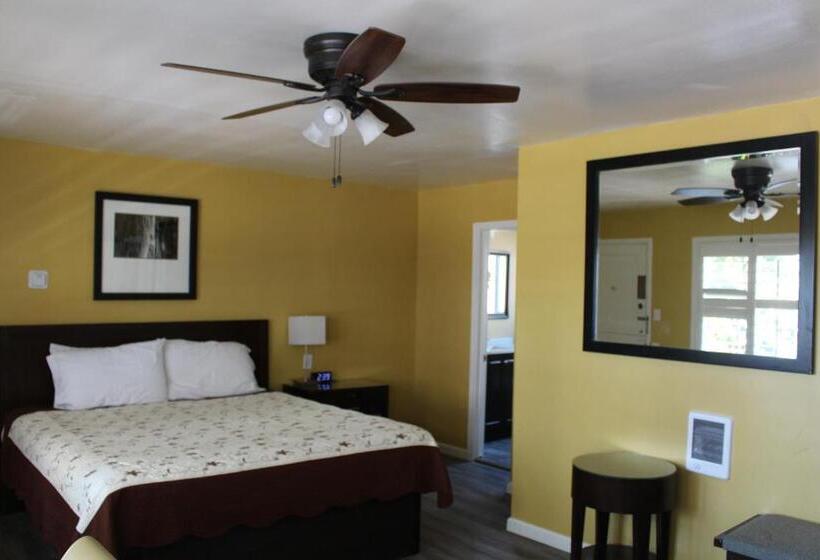 Номер Стандарт, Carmel Wayfarer Inn