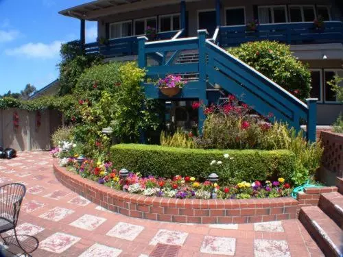 سوییت اجرایی, Carmel Wayfarer Inn