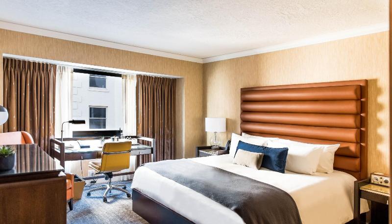 חדר פרמיום, Dossier