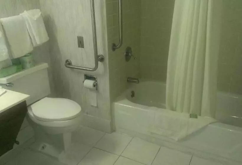 اتاق استاندارد, Quality Inn