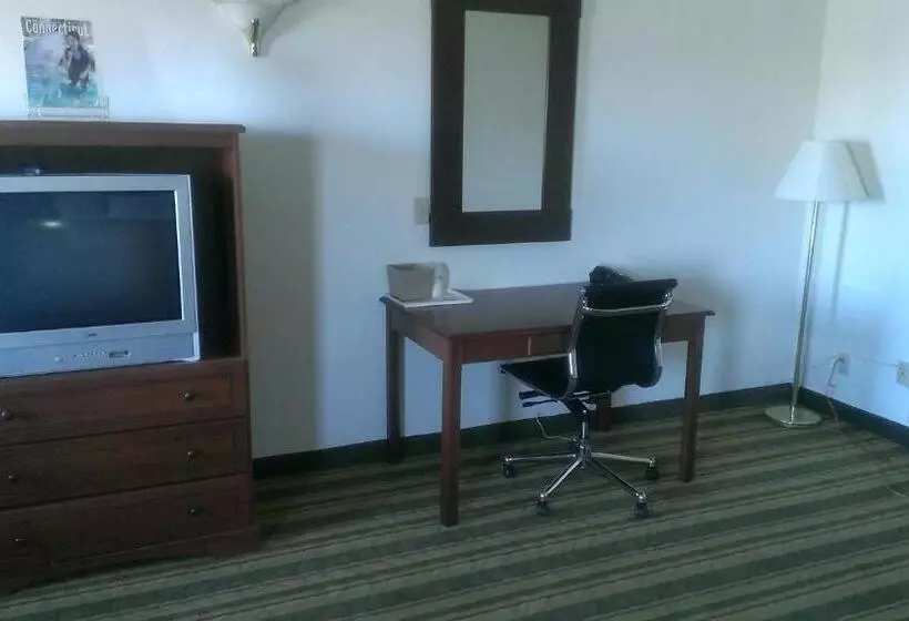 Deluxe Suite King Bed, Quality Inn
