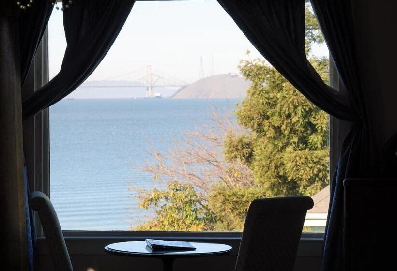 스탠다드 룸 킹사이즈 침대, Union