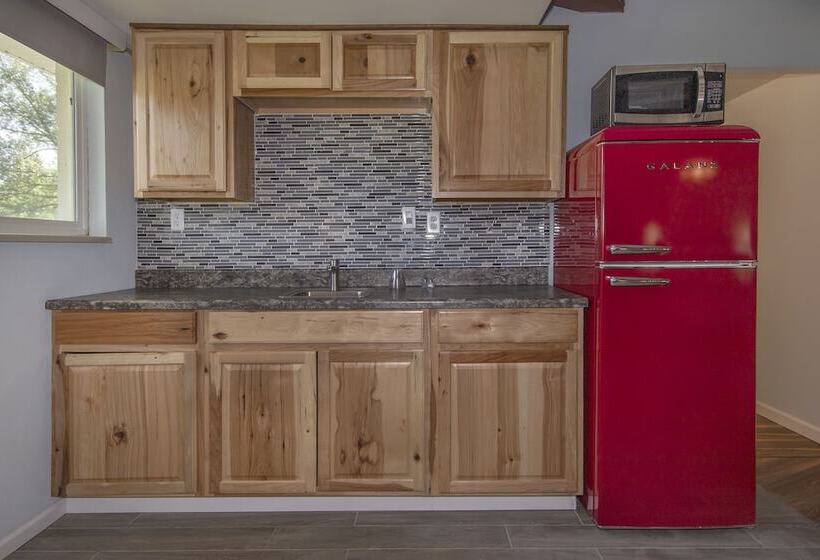 家庭工作室, Silver Ridge Lodge