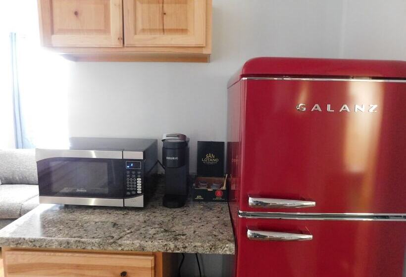 家庭工作室, Silver Ridge Lodge