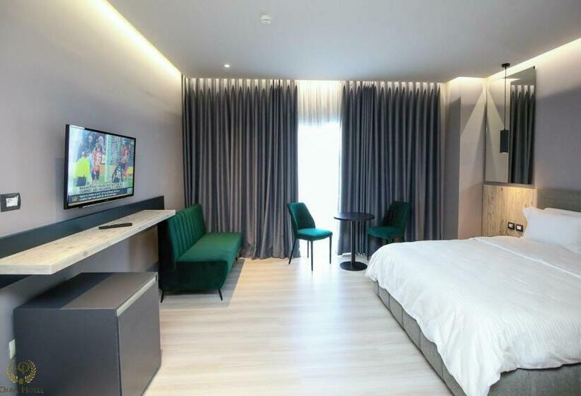 סוויטת ג'וניור, Olive